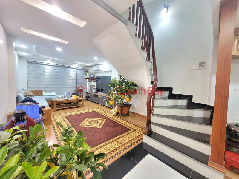 BEAUTIFUL HOUSE FOR SALE IN Thong Lane OTOO BUSINESS DOOR TWO THONG DOOR IN HOANG MAI 40M5T ONLY 6 BILLION Sales Listings