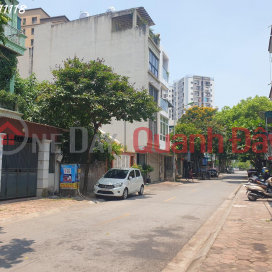 House for sale in Giang Bien Auction area, sidewalk, bypass truck, 52m*5T, MT5m, 8 billion balance _0