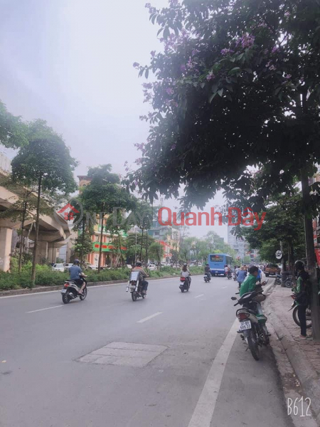 Property Search Vietnam | OneDay | Residential Sales Listings House for sale on Hoang Cau-Dong Da street 240m x 4 floors, MT 8.2m, sidewalk, lake view