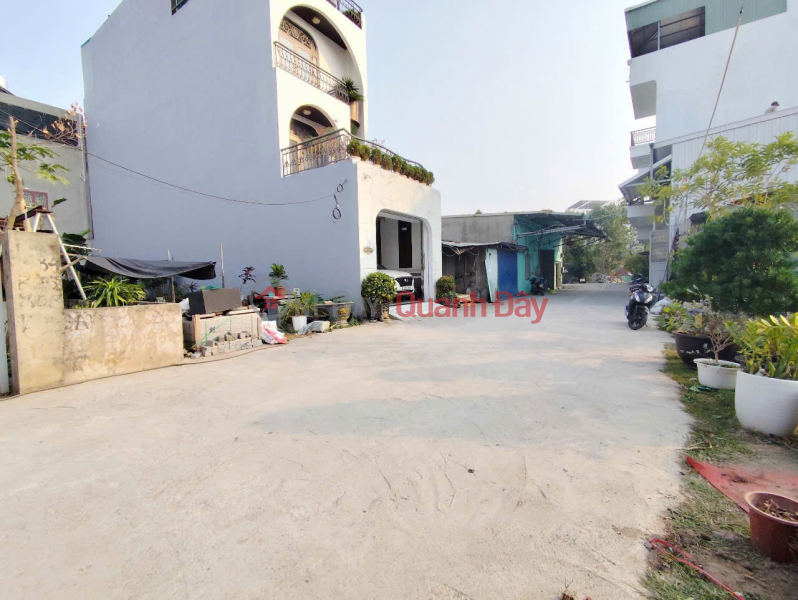 Land for sale at Alley 15, Khuc Thua Du Street - next to Vinh Niem Market - 90m² - 7m wide alley Sales Listings