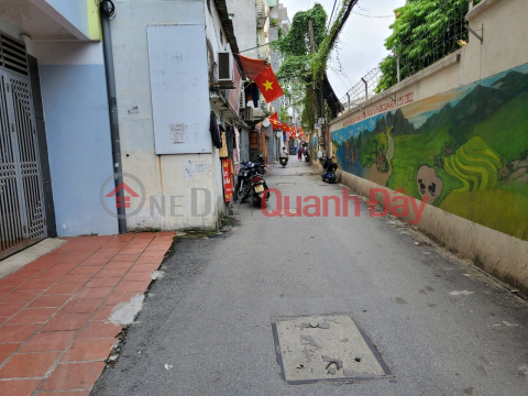 House facing Duong Quang Ham lane 106m car park, open front and back, good business price 11.9 billion. _0