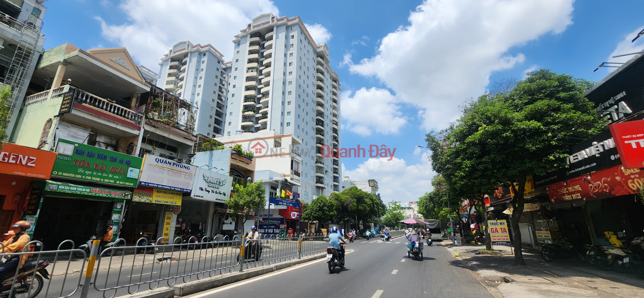 Building for rent on Nguyen Son Street, Tan Phu District, 384m², 3 floors, 12m frontage - next to the intersection., Vietnam, Rental | đ 149 Million/ month