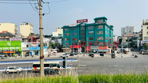 House for sale on Ngoc Thuy street, 1 car-avoiding alley, 325m2, expanding to the back, full residential land _0