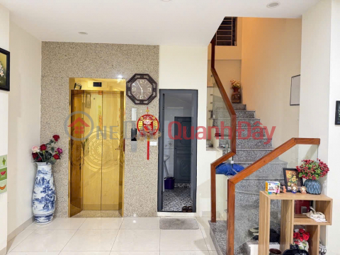 Beautiful, modern 6-story house with elevator, wide and spacious alley allowing cars to pass easily, just a few steps to the car. _0