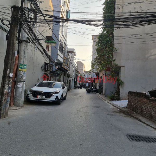 Corner lot for sale 60m2 in Phu Thi, Gia Lam. Car access is only 2 billion x. Contact 0989894845, Vietnam Sales đ 2.7 Billion