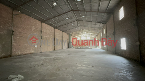 Warehouse for rent on Le Van Luong street, 1300m2, price 65 million VND _0