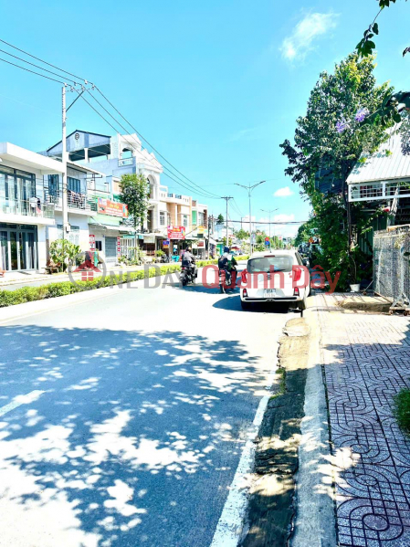 đ 3.8 Billion HOT !!! OWNER'S HOUSE - Good Price - Need to SELL 3 FRONTAGE HOUSES 150m2, HUYNH PHAN HO, BINH THUY, C.THO