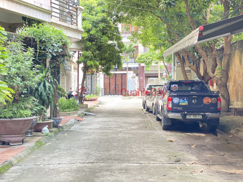 Selling a house divided into a lot on Thai Ha alley, with cars, busy business, 105m, 19.97 billion Sales Listings