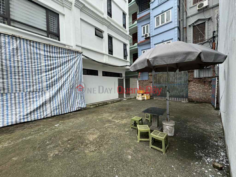 Land for sale on Truong Lam street, 2 sides for cars, 188m2, 6m frontage, near Duc Giang hospital, full residential land Sales Listings
