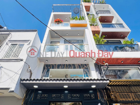 Car parked indoors - High-end interior (5126019395)_0