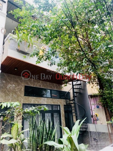 House for sale in CMT8, District 10, widening back, clean alley, over 8.x billion! _0