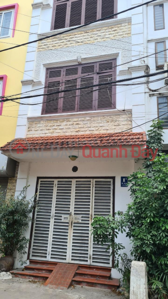 The owner leases a 6-storey house as an office at the junction, wide street in Quynh Mai, Hai Ba Trung Rental Listings