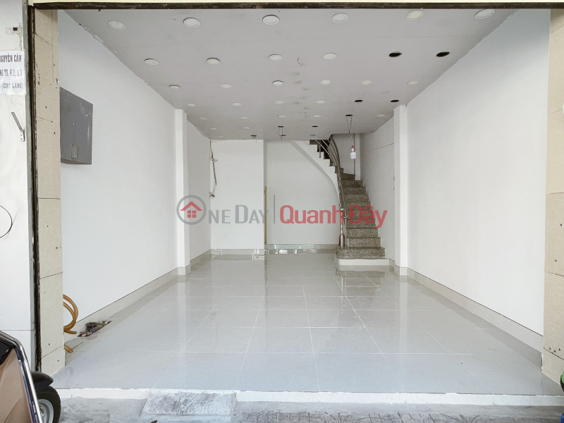 3-storey house frontage CMT8, 5x9m, 3 floors empty throughout Vietnam, Rental | đ 33 Million/ month