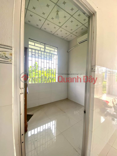 The owner sent for sale 739.6m² with 300m² of residential area in Dong Phu Long Commune, Vinh Long Lake. Vietnam, Sales, ₫ 1.28 Billion