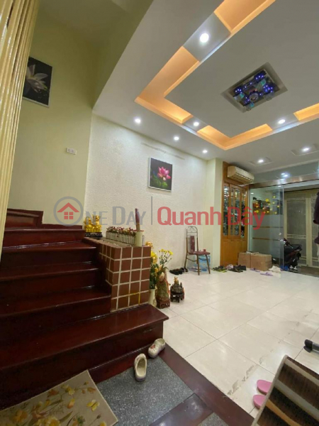 ₫ 5,5 tỷ CỰC HIẾM - NHÀ ĐẸP - KINH DOANH.,
NHÀ HÀO NAM DT 39m. 5 tầng. MT 4m. Nhỉnh 5 tỷ (thương lượng)