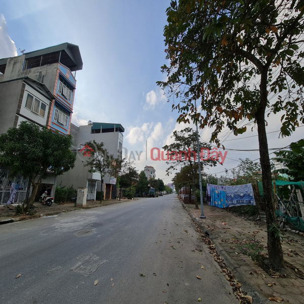 Shophouse 300m2 floor right in the heart of the economic core east of Hanoi. Sales Listings