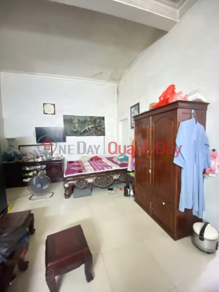 đ 22 Billion, Hurry Up<br \\/> NGUYEN NGOC VU - 90m2 - 3 FLOORS - 6.5m FRONTAGE - CORNER LOT WITH 2 OPEN WATERS - CAR PARKING 5M FROM THE HOUSE - VIP AREA