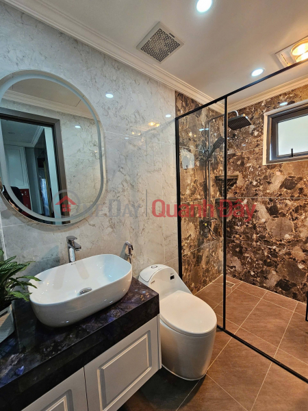 House for sale on Dai La street, 45m2, 7 floors with elevator, 5m frontage, 30.6 billion VND, sidewalk access, suitable for business. Vietnam, Sales, đ 30.6 Billion