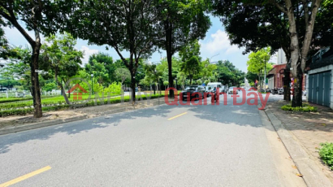 Garden villa in Long Bien, 13m frontage, adjacent to a green park and regulating lake, parking available day and night. _0