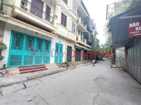 Nghi Tam Townhouse for Sale, Tay Ho District. 55m 5 Floors Frontage 6m Approximately 12 Billion. Commitment to Real Photos Accurate Description. Owner _0