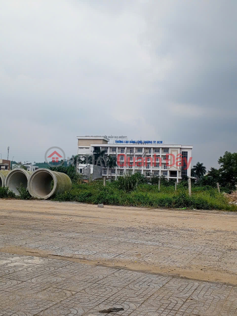 OWNER IS STRIPPED FOR MONEY AND NEEDS TO SELL CHEAP NORTH BANK OF TRA RIVER FRONTAGE _0