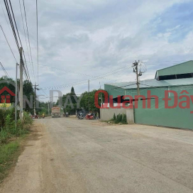 Too suffocated, sharply reduced to urgently sell land fronting My Street - Binh Hoa for only 5.3 million\/m2 _0