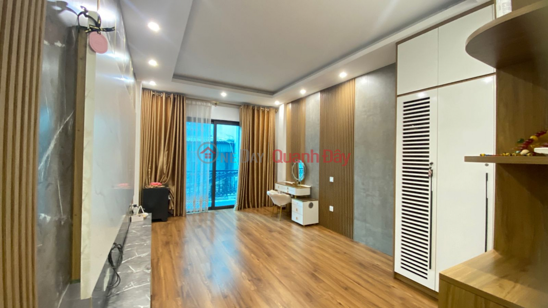 , Please Select, Residential Sales Listings đ 13.5 Billion