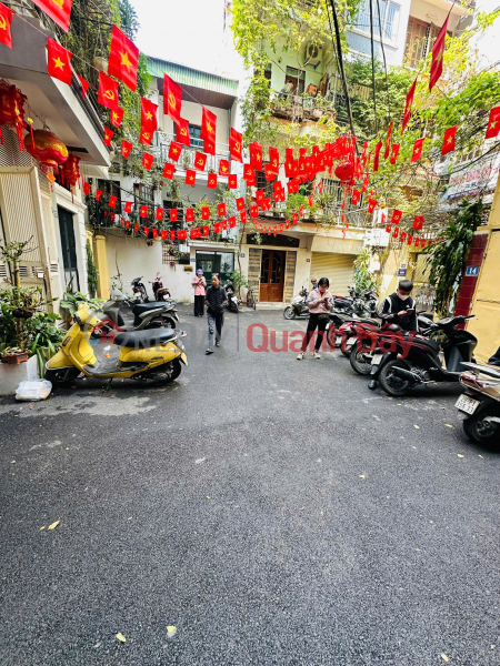 CHỈ 320 TRIỆU/M BÁN NHÀ HOÀNG HOA THÁM 31M 5 TẦNG THANG MÁY Ở LUÔN TRƯỚC TẾT GIÁ 9.95 TỶ 0878168006 Niêm yết bán