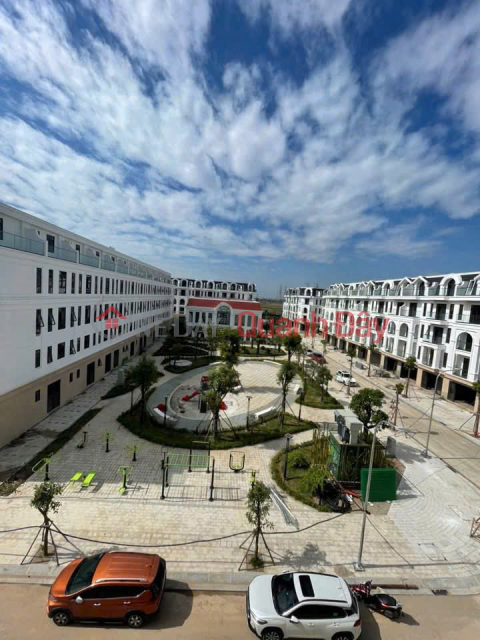 OWNER SELLING HIM LAM - OM 01.27 APARTMENT - Prime location in the most bustling and beautiful area of Thuong Tin. _0