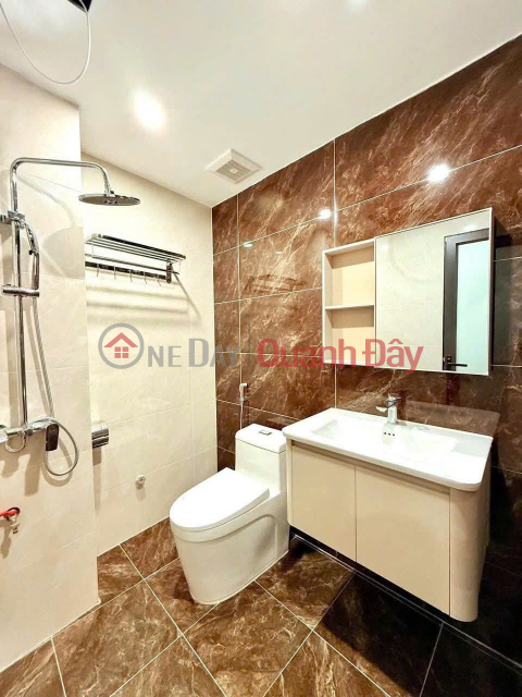 My family is renting out a house on Tran Nhan Tong and Mai Hac De streets; 224m2, 1.5 floors - 39 million VND. _0