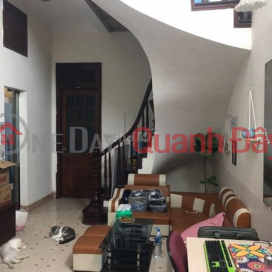 The owner rents a house in Goc De alley, Minh Khai, Hai Ba Trung, Hanoi _0