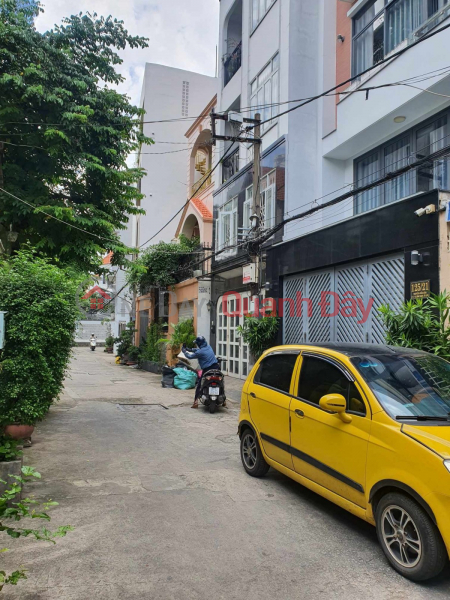 Property Search Vietnam | OneDay | Nhà ở Niêm yết bán, NHÀ LÔ GÓC KHU VIP NGUYỄN CỬU VÂN phường 17 Bình Thạnh, 3 BƯỚC RA HẺM XE TẢI -----75M2 2 TẦNG ---- CHỈ 90TR/