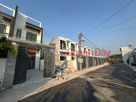 Bán Nhà Giá Thương Lượng gần Ngã Ba Đèn Vàng - Đồng Khởi _0