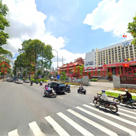 OWNER IS STRIPPED FOR MONEY, HAS TO SELL A HOUSE IN DIEN BIEN PHU, XH, AREA 100M2, 3 FLOORS, NO PLANNING, NEAR SCHOOL, MARKET, 7.X BILLION _0