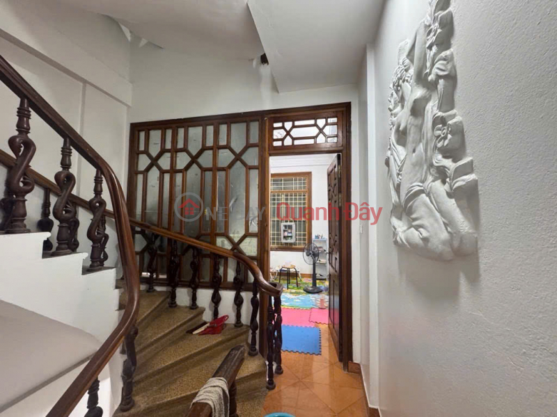 Owner urgently needs to sell a house right on Chien Thang street, a rare opportunity, act fast. Area: 30\\/42m2, 5 floors, price 10.5 billion VND. Vietnam Sales, đ 10.5 Billion