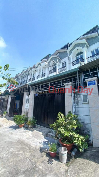 Owner needs money to sell urgently, 3-storey house, 4 T\\/118M2. House raft Town center CAR TO HOME . Sales Listings