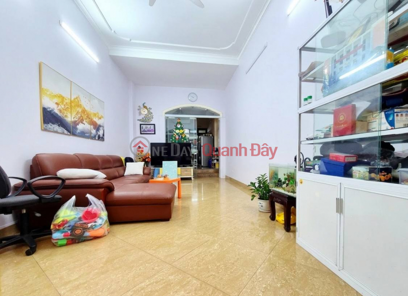 Extremely rare! House for sale on Bui Thi Xuan street, 75m2, 5 floors, 8m frontage, price 45.5 billion VND, car access, suitable for business. Sales Listings