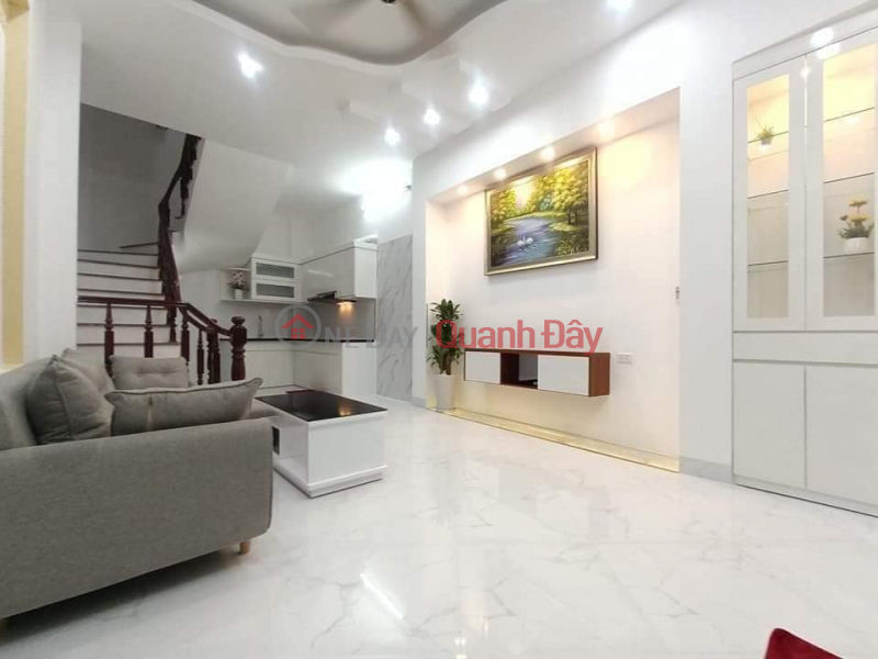 House for sale at the beginning of Truong Dinh, Thong Alley, three guardhouses, DT38m2, price 3.9 billion. Sales Listings