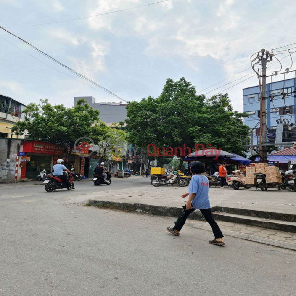 Land for sale with free 2-storey house in Dong Du, Gia Lam, Hanoi. 40m2, 10m road. Contact 0989894845 Sales Listings