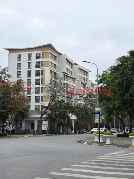 đ 3.5 Billion, (100% real news) Apartment 68m2 x 3 bedrooms with car slot at CT8A Dang Xa Urban Area - Furniture 500 million - Beautiful corner lot
