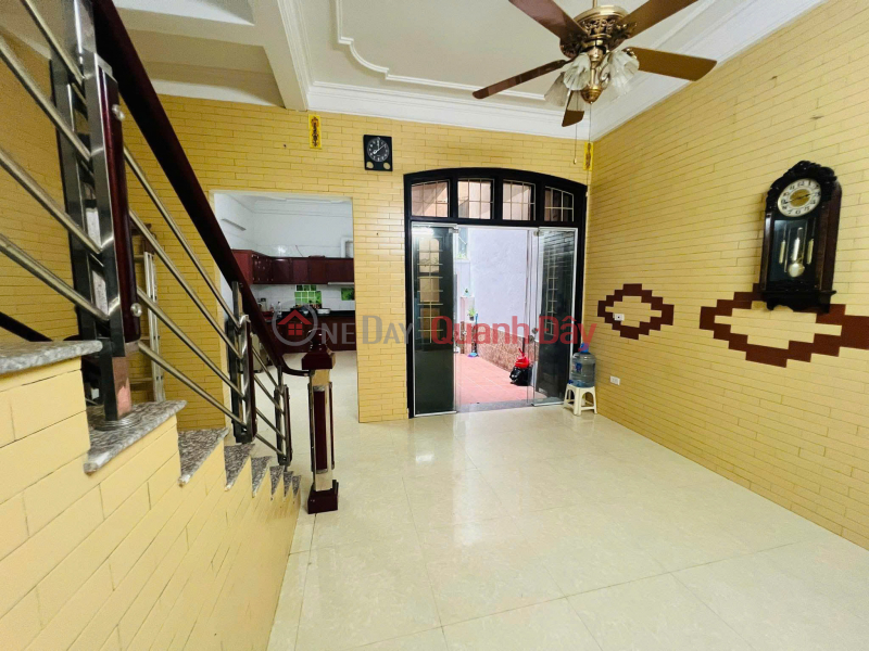 House for rent in lane 188 Khuong Dinh, 5 floors x 58m2, 6 bedrooms, 16 million VND for online business, office, family residence, 25m for car Rental Listings