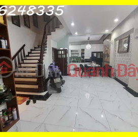 Private house for sale Near Hoang Cau street 50m2 5 floors, car into the house for more than 12 billion VND _0
