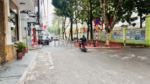 House for sale on Nguyen Van Cu street. 43m² x 6 floors, 5.6m frontage, 4 bedrooms with en-suite bathrooms, parking space for 7 cars. _0