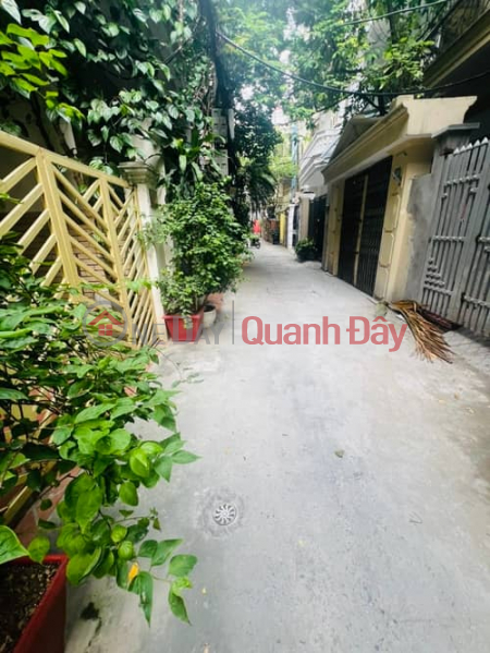 Property Search Vietnam | OneDay | Residential, Sales Listings, Doi Can Villa House for Sale 95m2 - 20.5 Billion Cars Parked at Dan Tri High Door Near Street Many Amenities