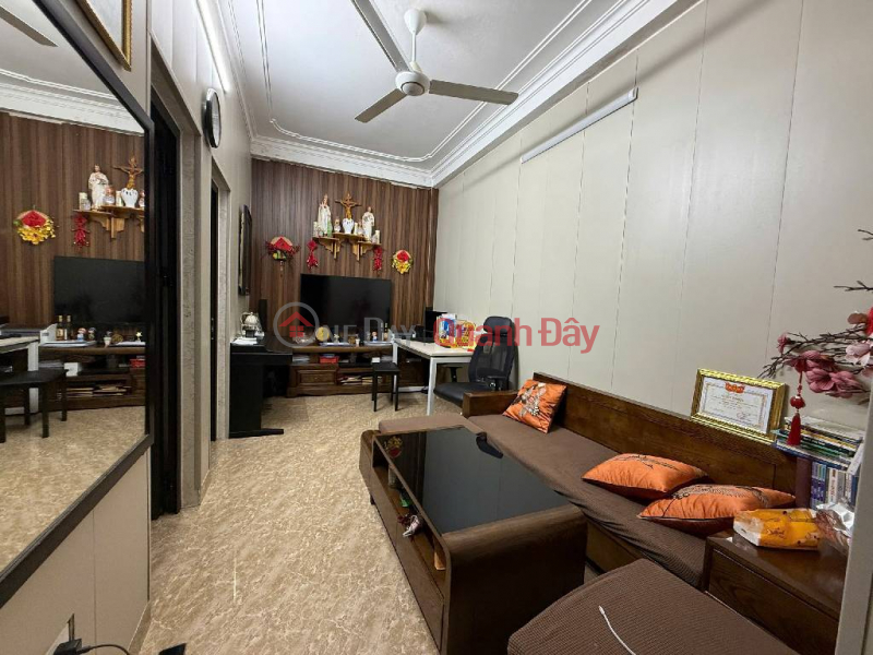 Bán nhà Hào Nam, Đống Đa, ngõ nông 58m2, 5 tầng, Mt 1.5m, chỉ 15.8 tỷ Niêm yết bán