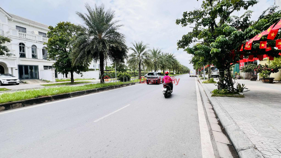 Property Search Vietnam | OneDay | Residential Sales Listings | House for sale on Viet Hung street, corner lot 3 airy, 19m frontage, sidewalk, day and night business