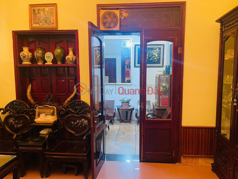 Excellent price! House for sale on Kham Thien street, 90m2, 3 floors, 4.2m frontage, price 35.3 billion VND, wide sidewalk, suitable for business. Sales Listings