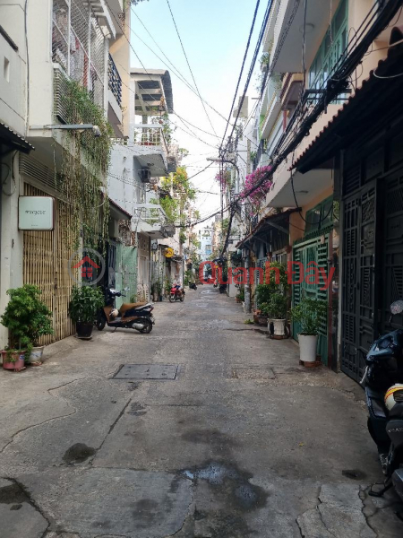 đ 9.9 Billion CAR Alley ENTERING THE HOUSE - 489A\\/ Huynh Van Banh, 5 bedrooms - SQUARE WINDOW Price 9 billion 9