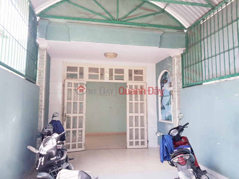 House for sale in Linh Xuan, Thu Duc, car park, corner lot, area: 79m2, 2 bedrooms, price: 4.x billion. Sales Listings