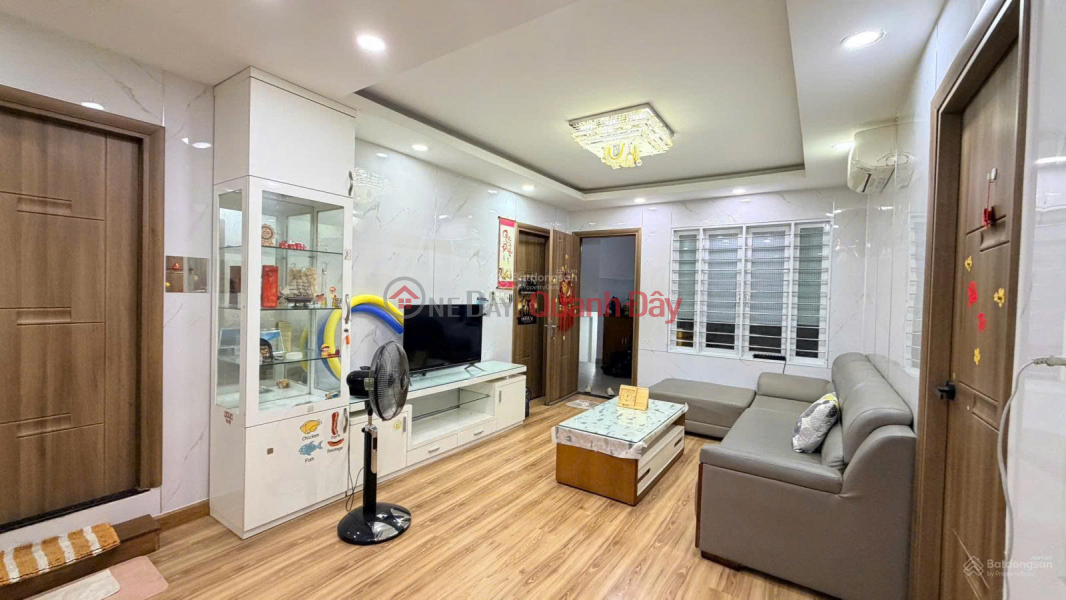 For only 4.3 billion VND, own a 3-bedroom apartment in District 4, fully furnished with high-end furniture, near District 1, with a stunning view. Sales Listings